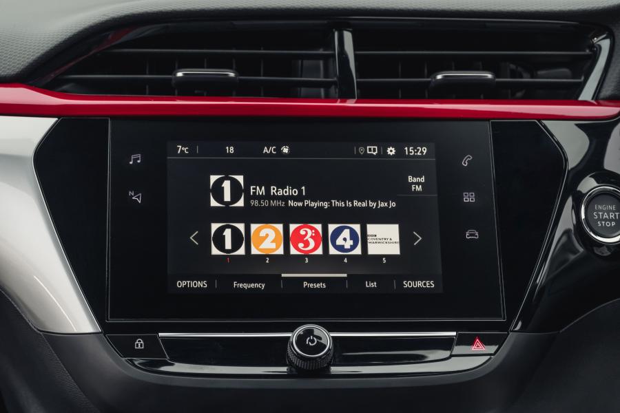 Детали интерьера Vauxhall Corsa SRi (F) 2019 года  (фото 64 из 80)